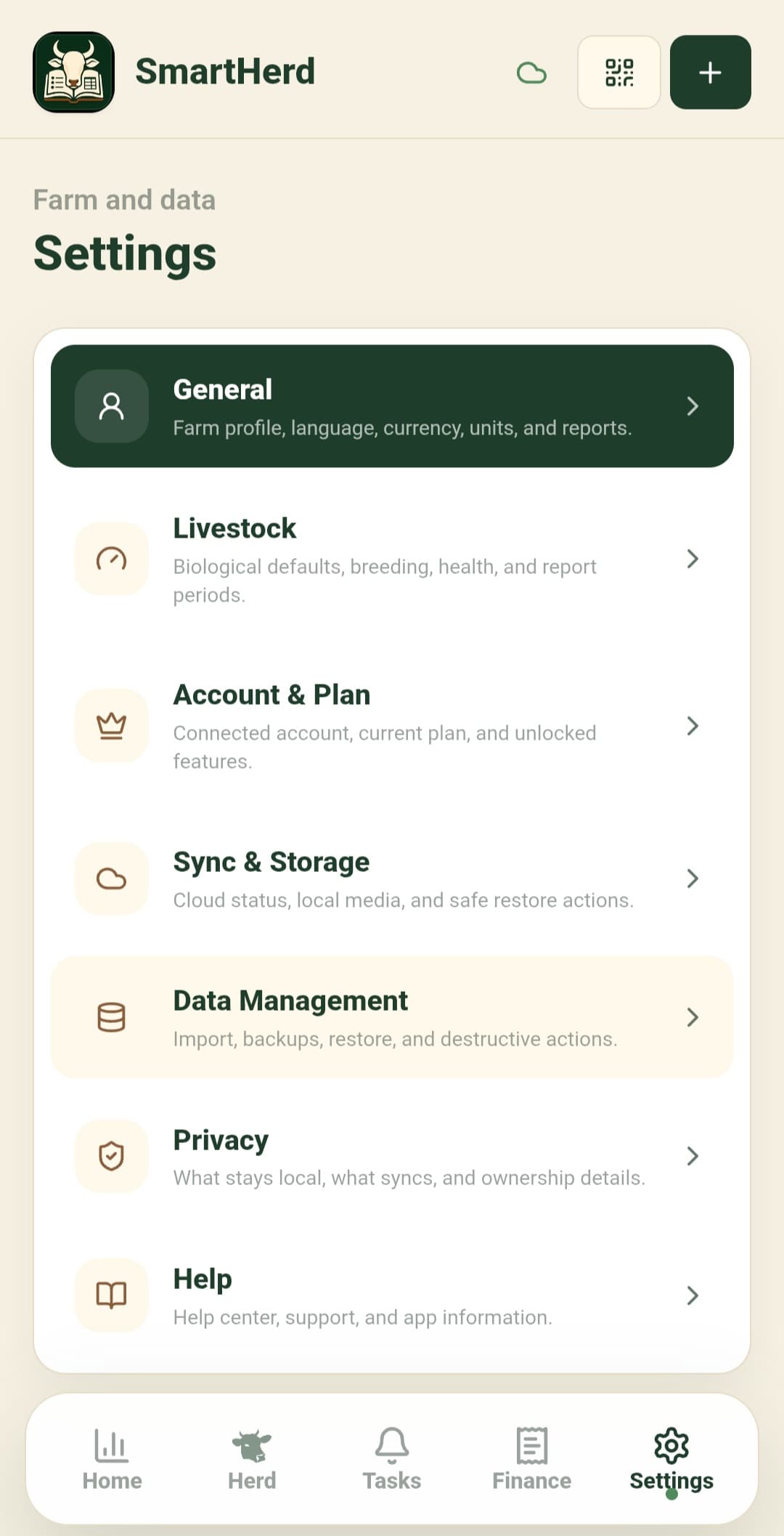 SmartHerd settings screen with farm profile, livestock defaults, account plan, sync, storage, privacy, and help.